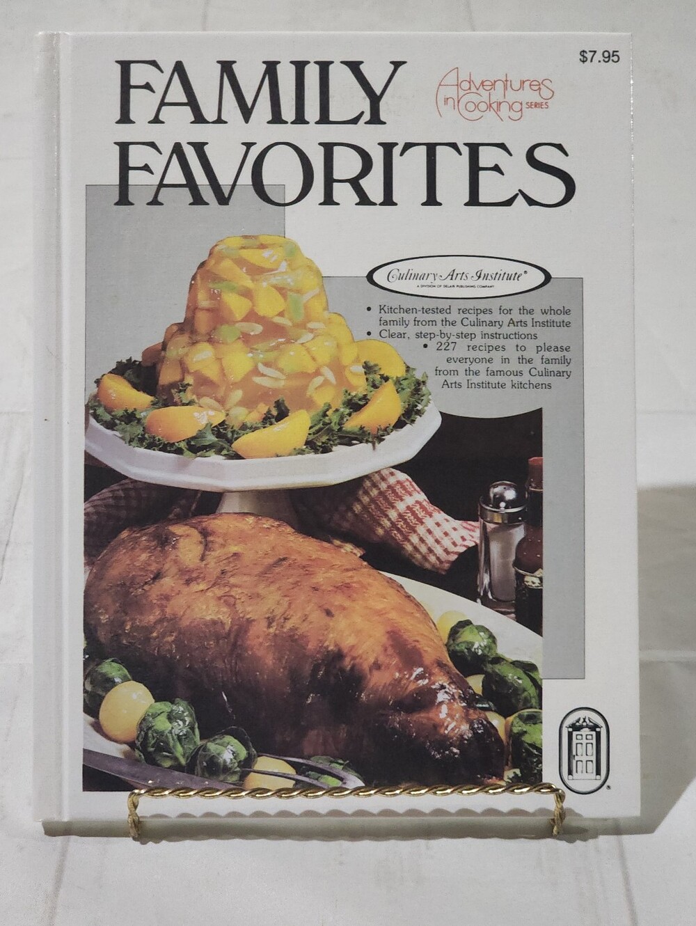 1983 Culinary Arts Institute Family Favorite Cookbooks Hardcover